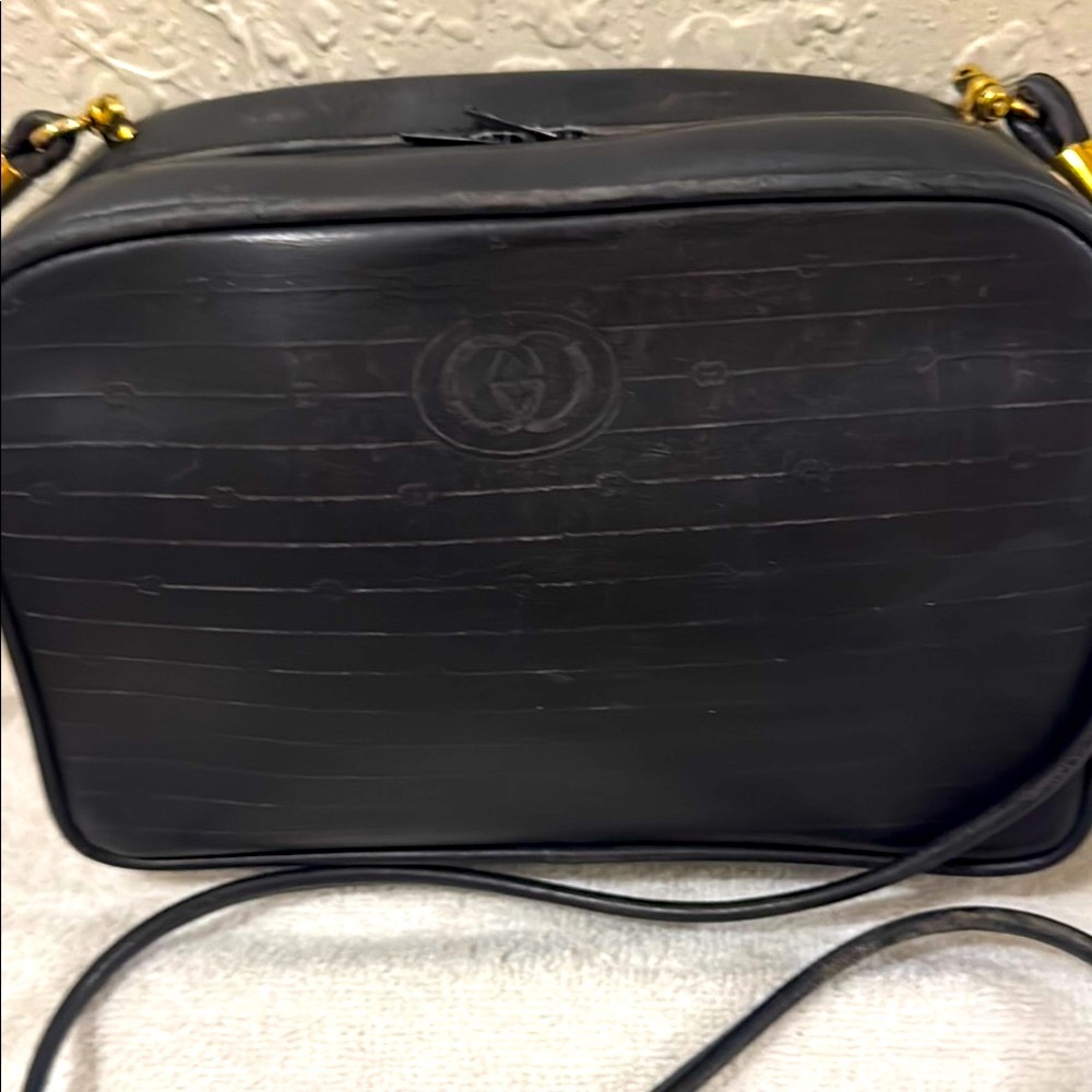 Gucci Black Leather Crossbody Bag with Textured Finish